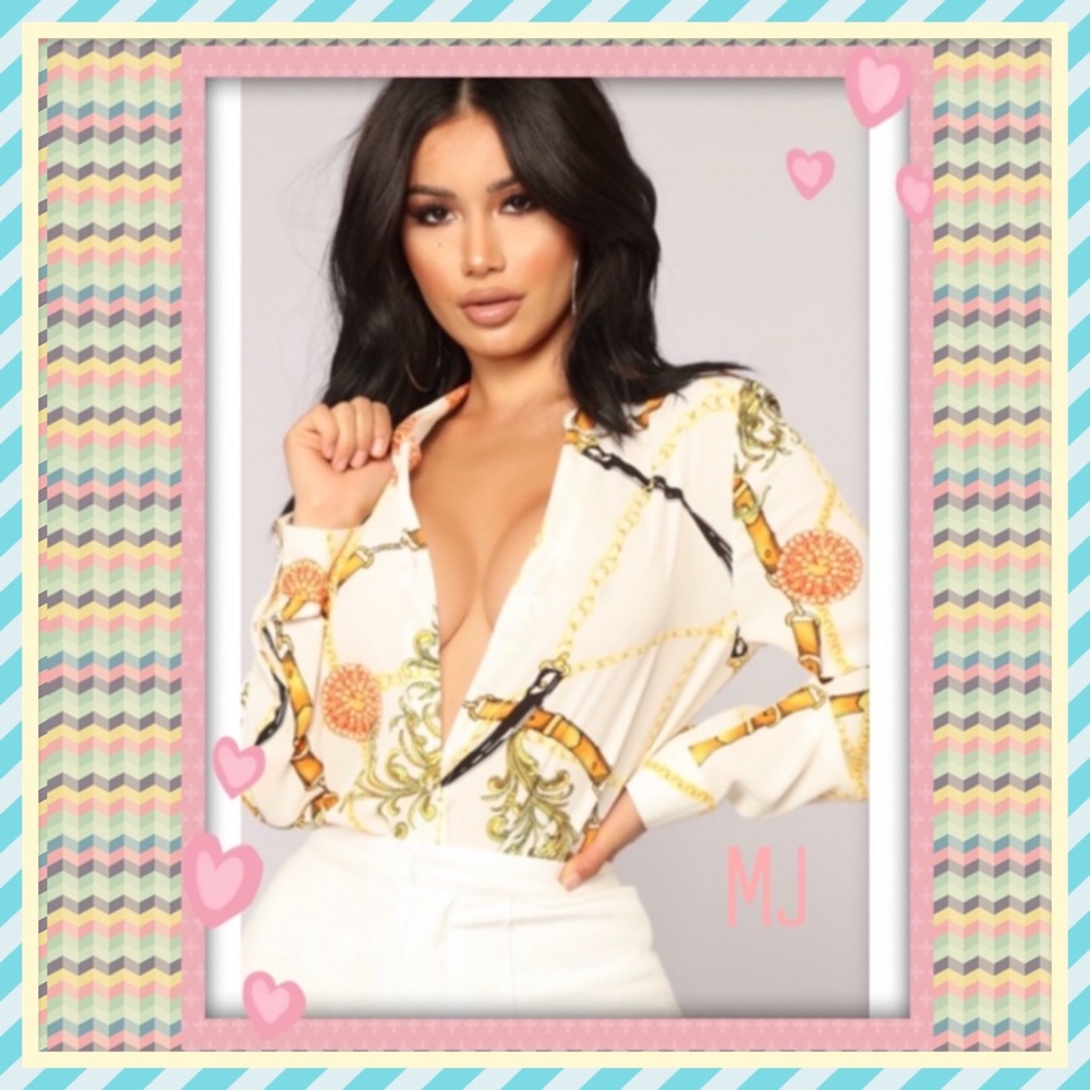 🎀New Printed Blouse🎀 - Picture 2 of 5